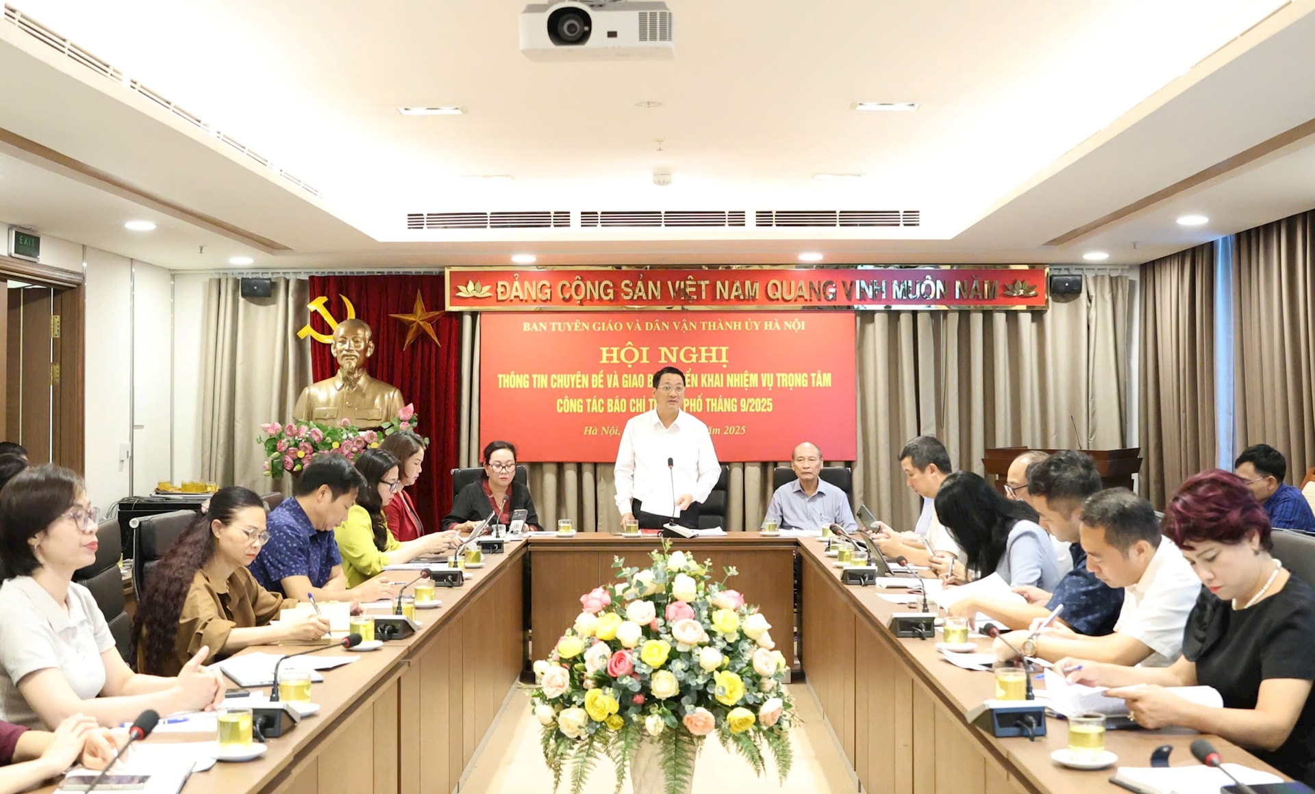 Tăng cường công tác tuyên truyền, lan tỏa niềm tin và khát vọng phát triển, hướng tới Đại hội XVIII Đảng bộ thành phố