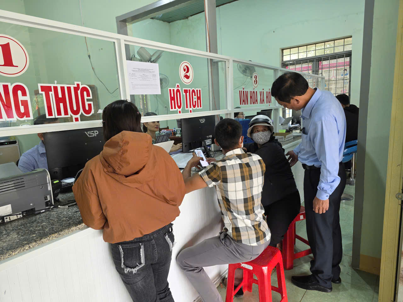 Xã Ea Bung: Vượt khó, bứt phá ngoạn mục dẫn đầu trong số hóa hồ sơ thủ tục hành chính